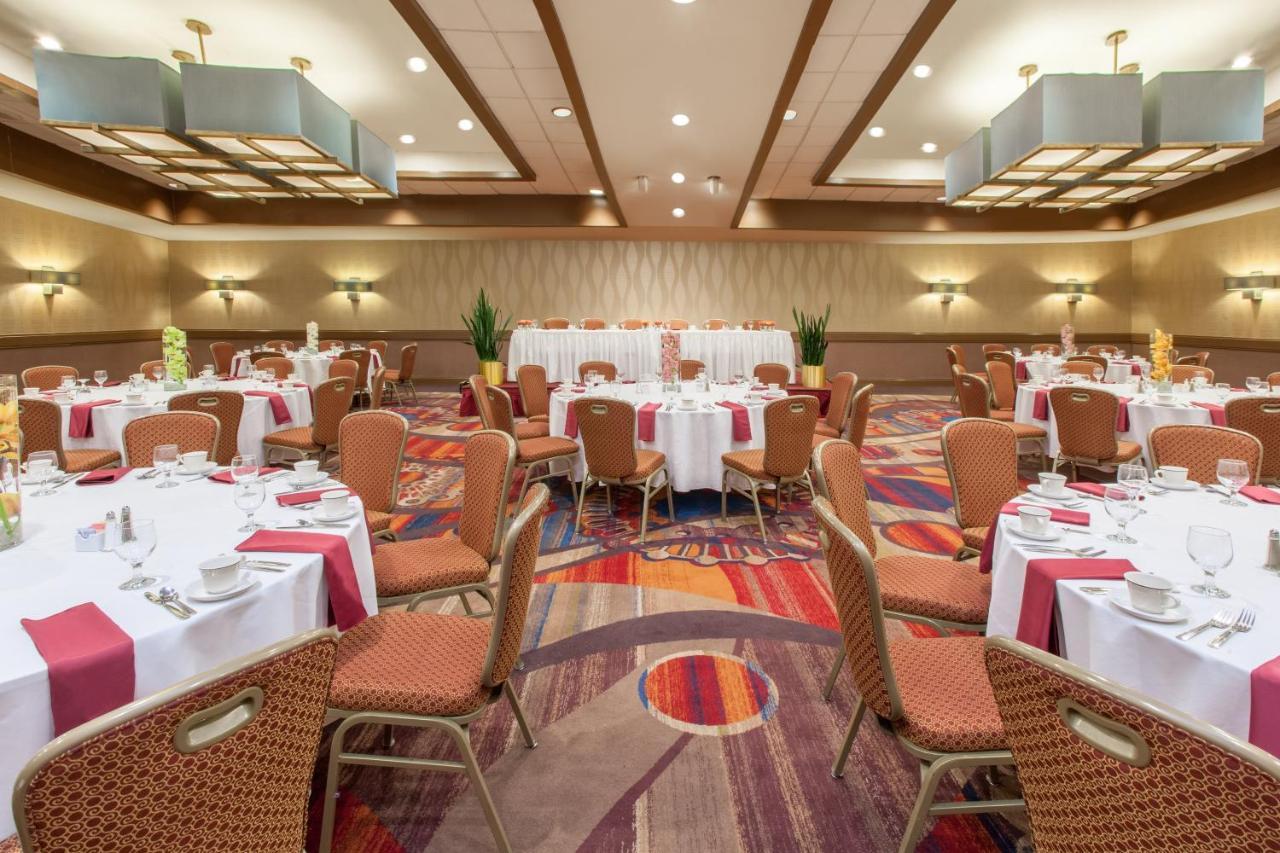 Готель Radisson Dayton Convention Center Екстер'єр фото