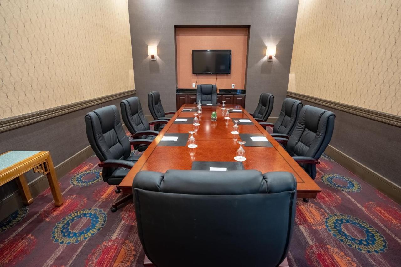 Готель Radisson Dayton Convention Center Екстер'єр фото